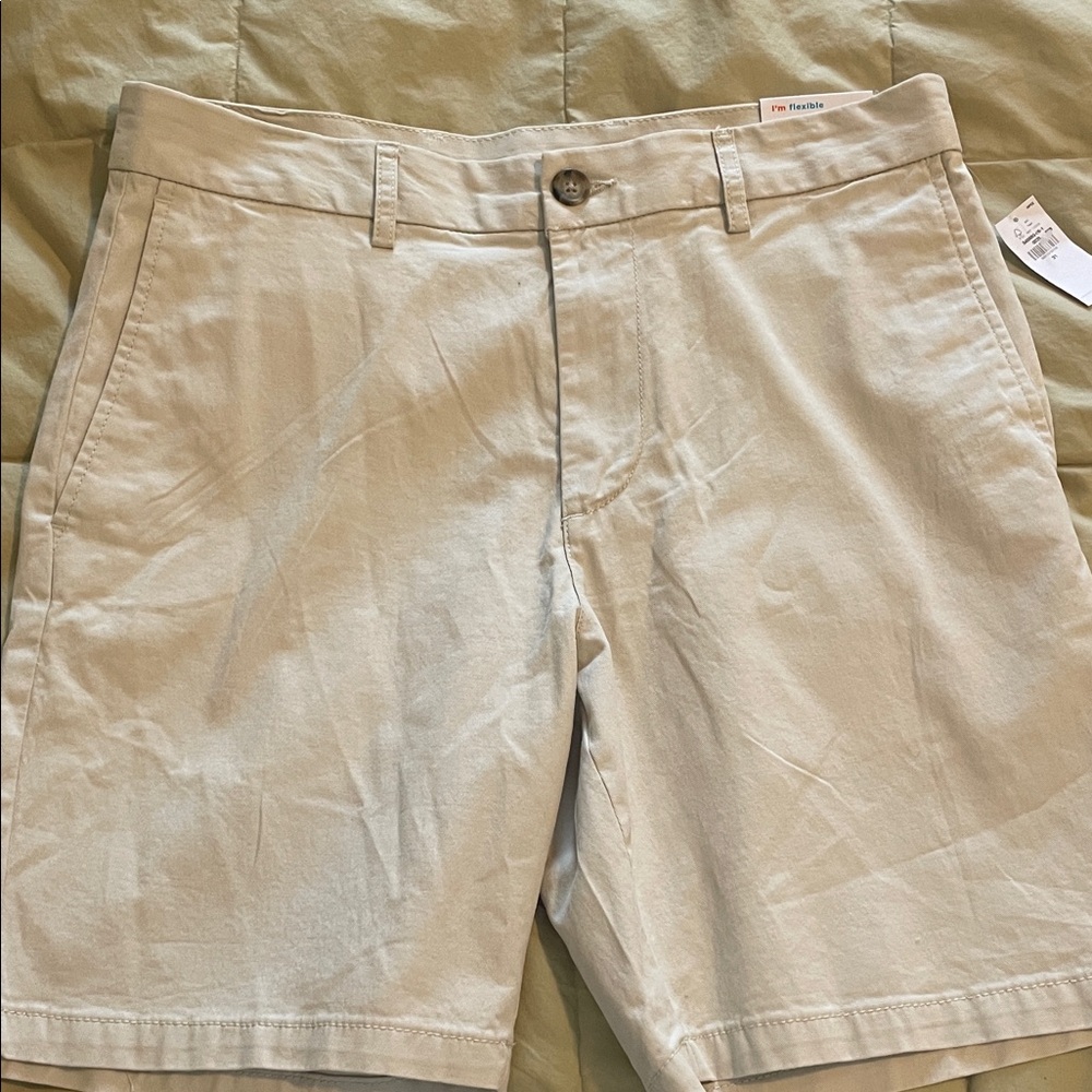 New! Old Navy Men's Light Khaki Flat Front Shorts 31